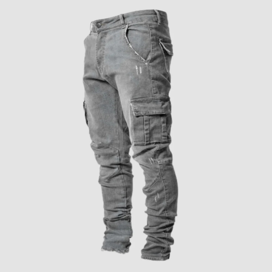 Schlanke Herrenhose mit Taschen