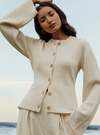 strickjacke-mit-knopfen-eleganz-und-komfort-fur-jeden-anlass